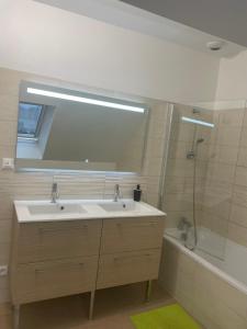 Sejours chez l'habitant Chambre double lit King size : photos des chambres