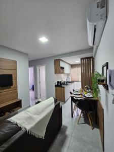 Apartamento inteiro, ar-condicionado e vaga de garagem