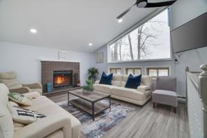 Lakeside Escape Hot Tub Private Dock Ski