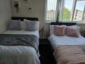 Room 5 Shared House in L7