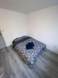 Studio B lumineux refait à neuf cœur historique de Troyes