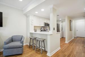 Beachy & Beautiful Renovated Villa Just Steps from the Ocean