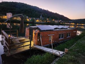 Houseboat Meuse