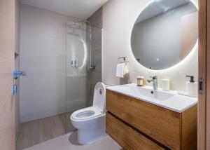 luxurious 2BR 2BA 3 min from the beach