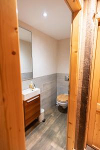 Chalets Aux Sources - 14 personnes - sauna & jacuzzi : photos des chambres