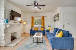 Modern 2BR Kansas City Condo Near Downtown