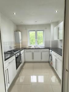 1 bedroom flat with view of river Thames