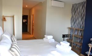 Hotels LOGIS Hotel Restaurant Le KALLISTE : photos des chambres