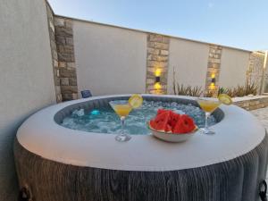 Apartment Casa Lumina - 5 minutes to the airport