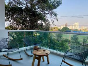 Serene Bay by Wynwood House