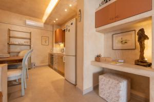 Delmare Tower View Suites