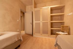 Delmare Tower View Suites
