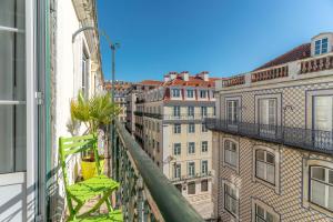 LV Premier Baixa PR2 Elevator, City view, Balcony