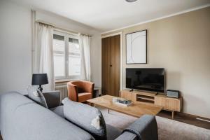 Maple Suite Zürich Helle Ferienwohnung mit Balkon & 2 großen Schlafzimmern