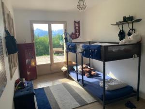 Maisons de vacances Grande maison, calme et montagnes : photos des chambres