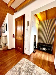 Tana Bianconiglio - Between the center and the lake