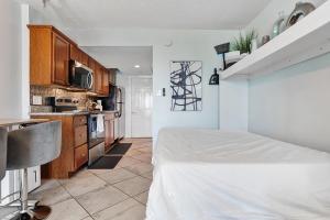 Oceanfront Luxury at Bluewater Resort - By Wavecrest Bech Vacations