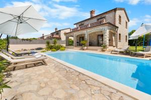 Villa Serenita with heated pool