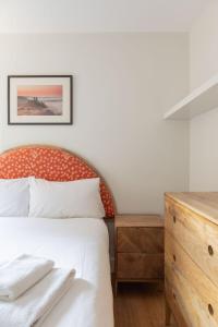 East London Waterfront 2 bed flat with Jacuzzi tub