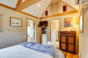 Hot Tub Haven Creekside Cabin in Frisco!