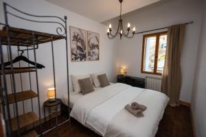 Maisons de vacances Pure Canigou House An Authentic and Charming Town house with 3 bedrooms : photos des chambres
