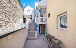 Nice Apartment In Vodice With Wifi