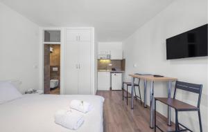 1 Bedroom Beautiful Apartment In Vodice 