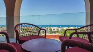 The Red - a GiGi Residence