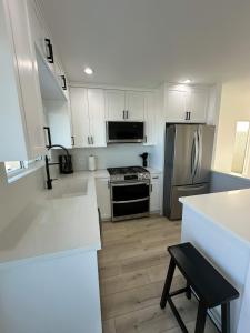 Manhattan Beach Modern Panoramic Sea View