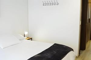 2 awesome aptos same building