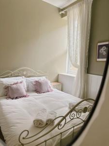 Lisas Beach Pad, A Charming Coastal Retreat with Parking