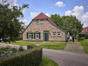 Farmhouse in Limburg near Subtropical Pool
