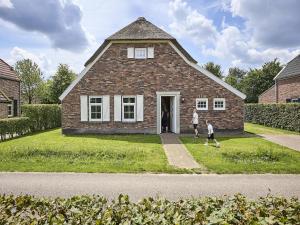 Farmhouse in Limburg near Designer Outlet