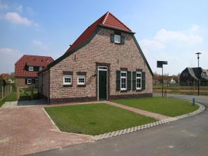 Farmhouse in Limburg with Sauna & BBQ Terrace