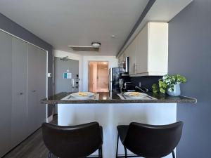 MVR - Miami Vibes from Your Balcony Retreat