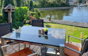 3 Bedroom Cozy Home In Lemmer