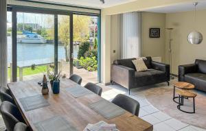 3 Bedroom Cozy Home In Lemmer