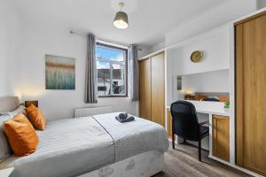 4 Bed Park View House-Free Parking - Sleep 8