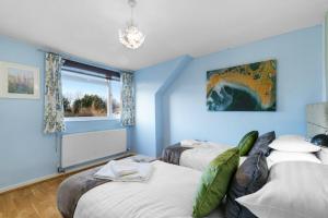 Maidenhead 4Bed and 2BA with Parking