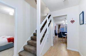 Maidenhead 4Bed and 2BA with Parking