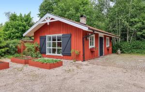 Nice Home In Hökerum With Wifi