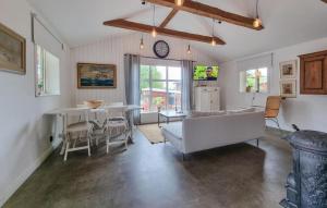 Nice Home In Hökerum With Wifi