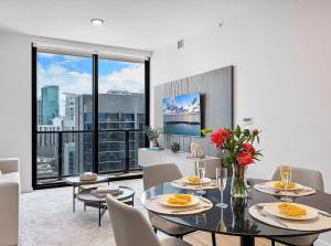 MVR - Wake Up to Miami-s Most Iconic Views