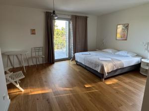 Supetar Cypress House - near the beach