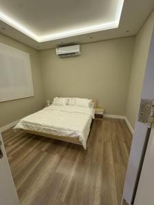 غرفة وصالة فندقية حي حطين