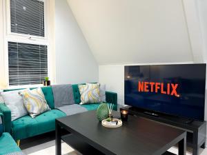 Modern & Relaxed 2 Bed Apartment Near City Centre