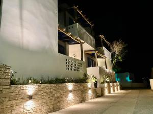 Angelicas Deluxe Rooms in Adamas