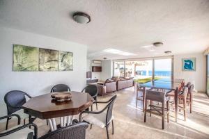 Oceanfront Villa - Private Beach at the Hotel Zone