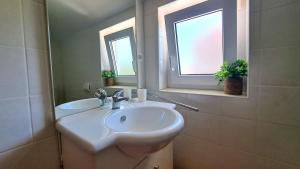 Apartments with parking space Lopar, Rab - 23968