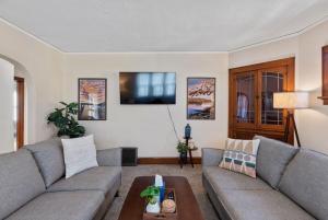 5 Bedrooms I Pet Friendly I Sleeps 12